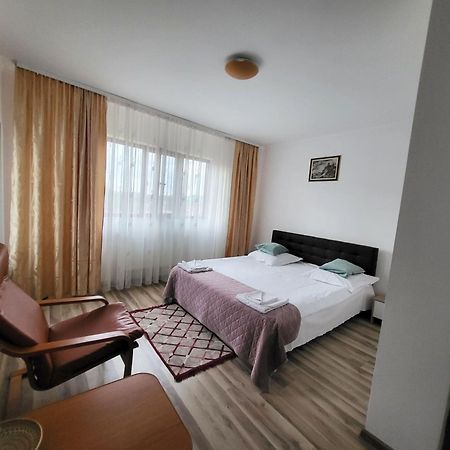 Pensiunea Dana Horezu Buitenkant foto