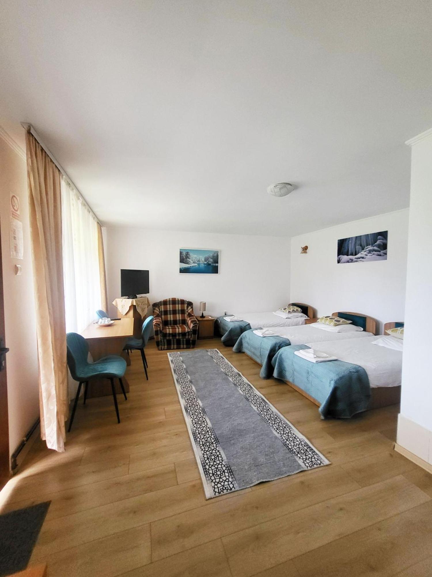 Pensiunea Dana Horezu Buitenkant foto