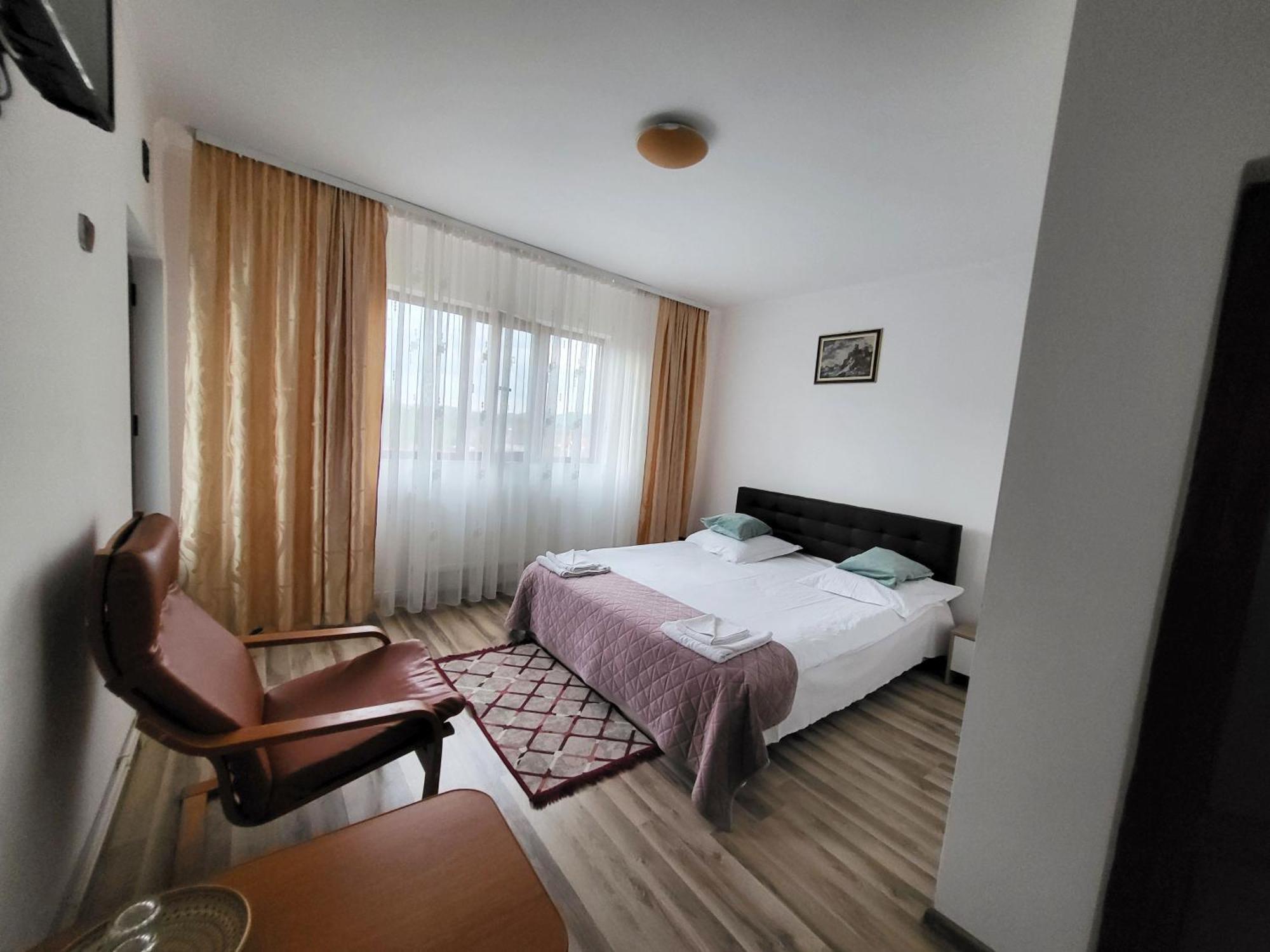 Pensiunea Dana Horezu Buitenkant foto